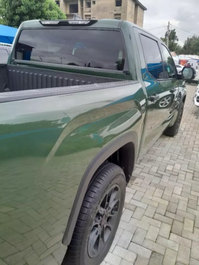 Toyota Tundra   - 2023