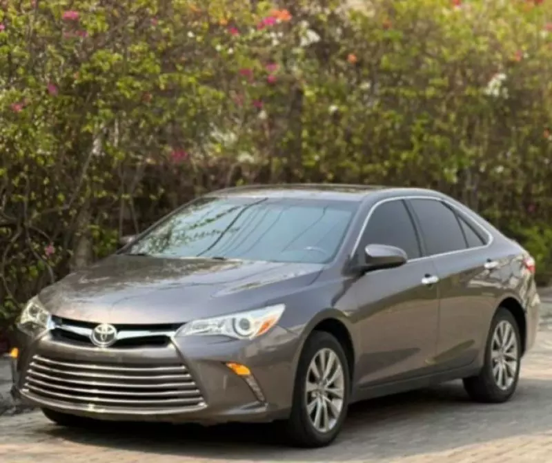 Toyota Camry   - 2016