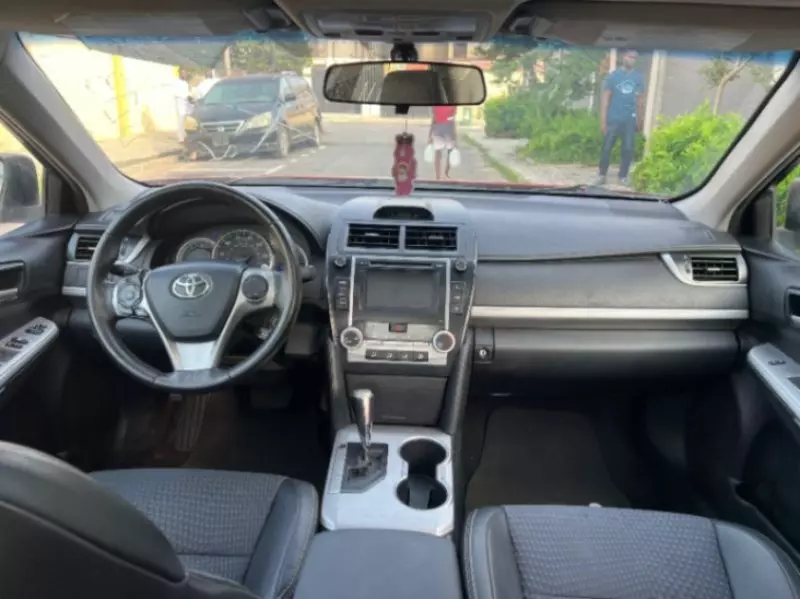 Toyota Camry   - 2012