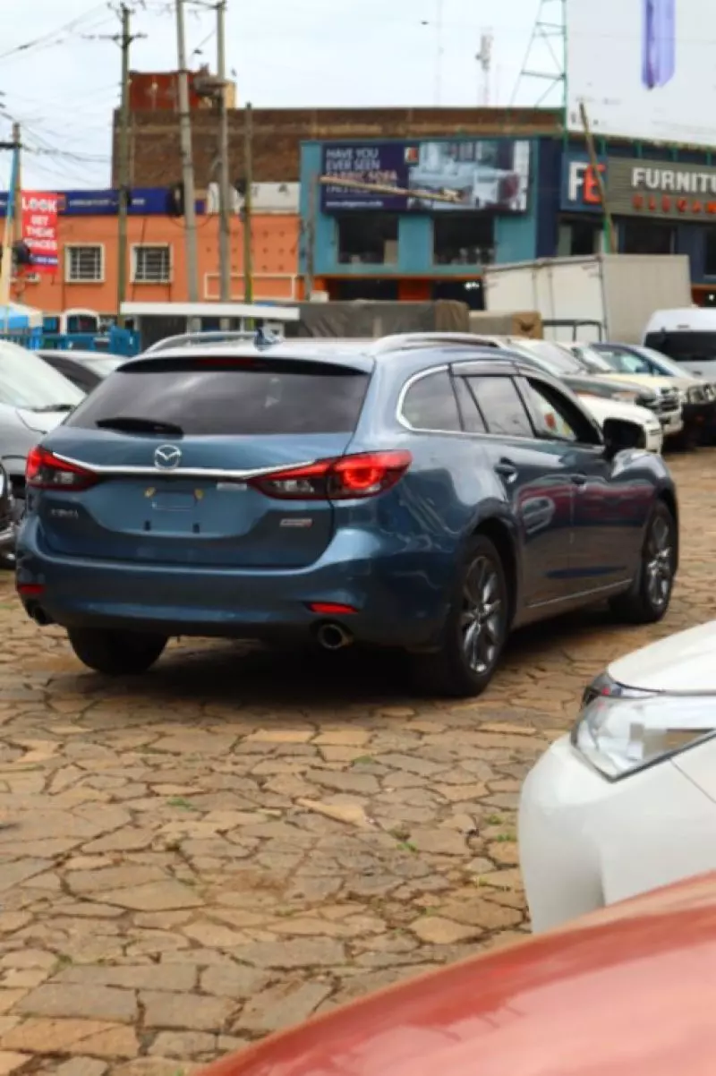 Mazda 3   - 2018