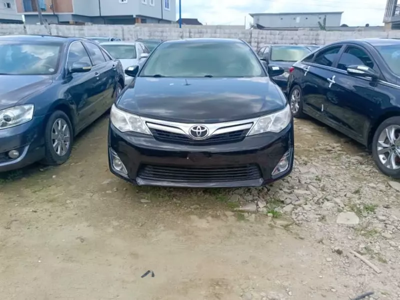 Toyota camry   - 2012