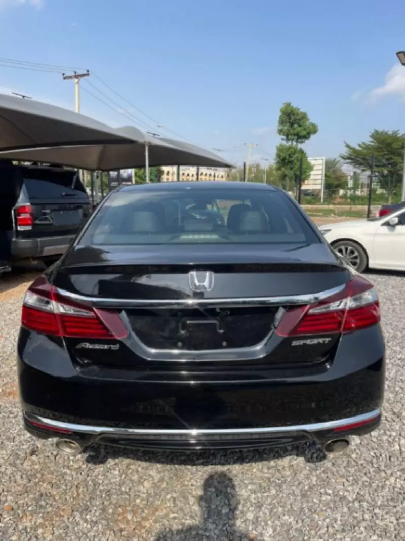 Honda Accord   - 2016