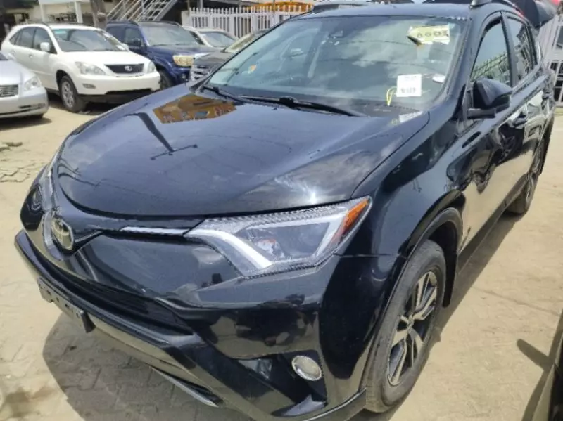 Toyota RAV4   - 2017