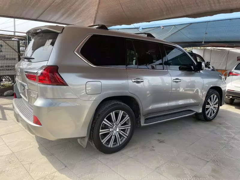 Lexus LX 570   - 2017