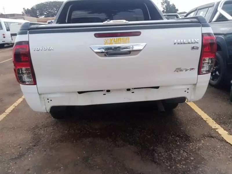 Toyota Hilux   - 2019
