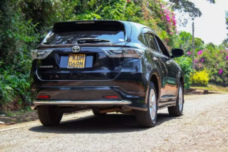 Toyota Harrier   - 2015