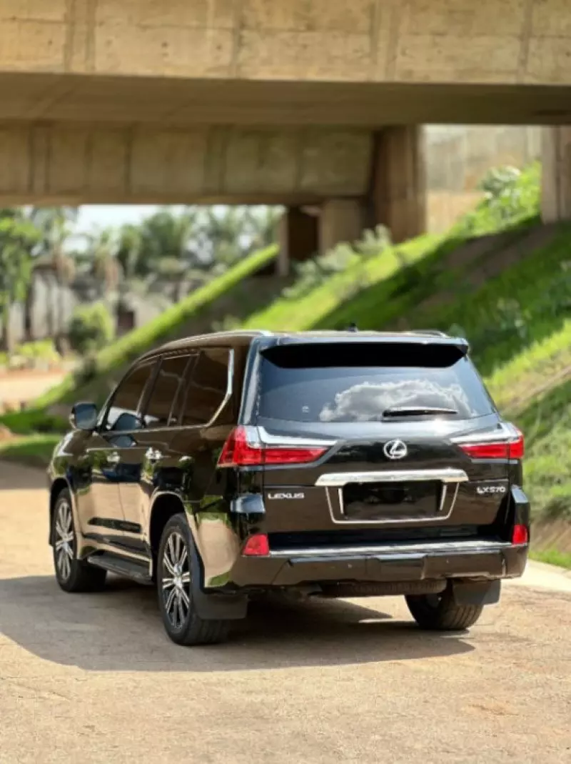 Lexus 570   - 2019