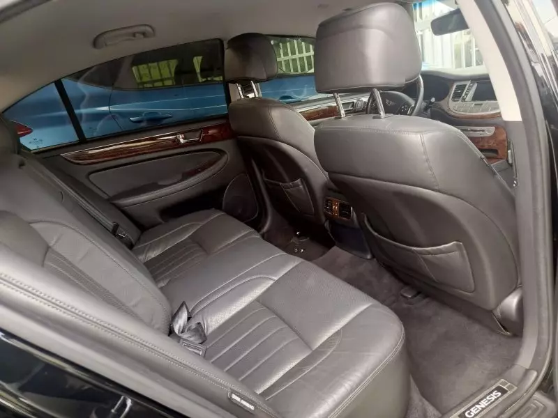 Hyundai Genesis   - 2011