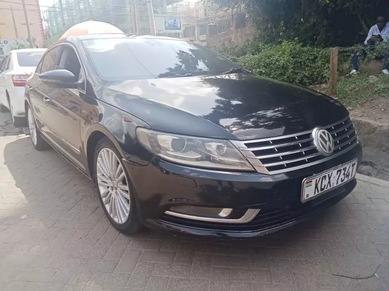 Volkswagen Passat   - 2012