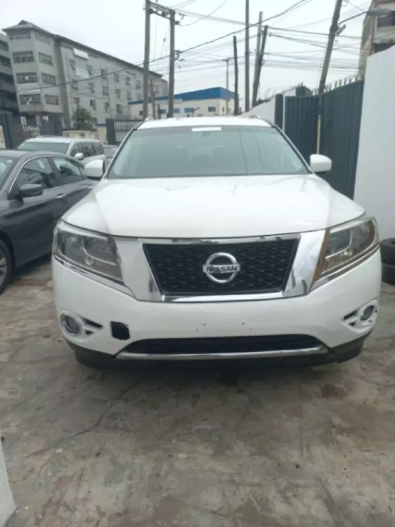 Nissan Pathfinder   - 2015