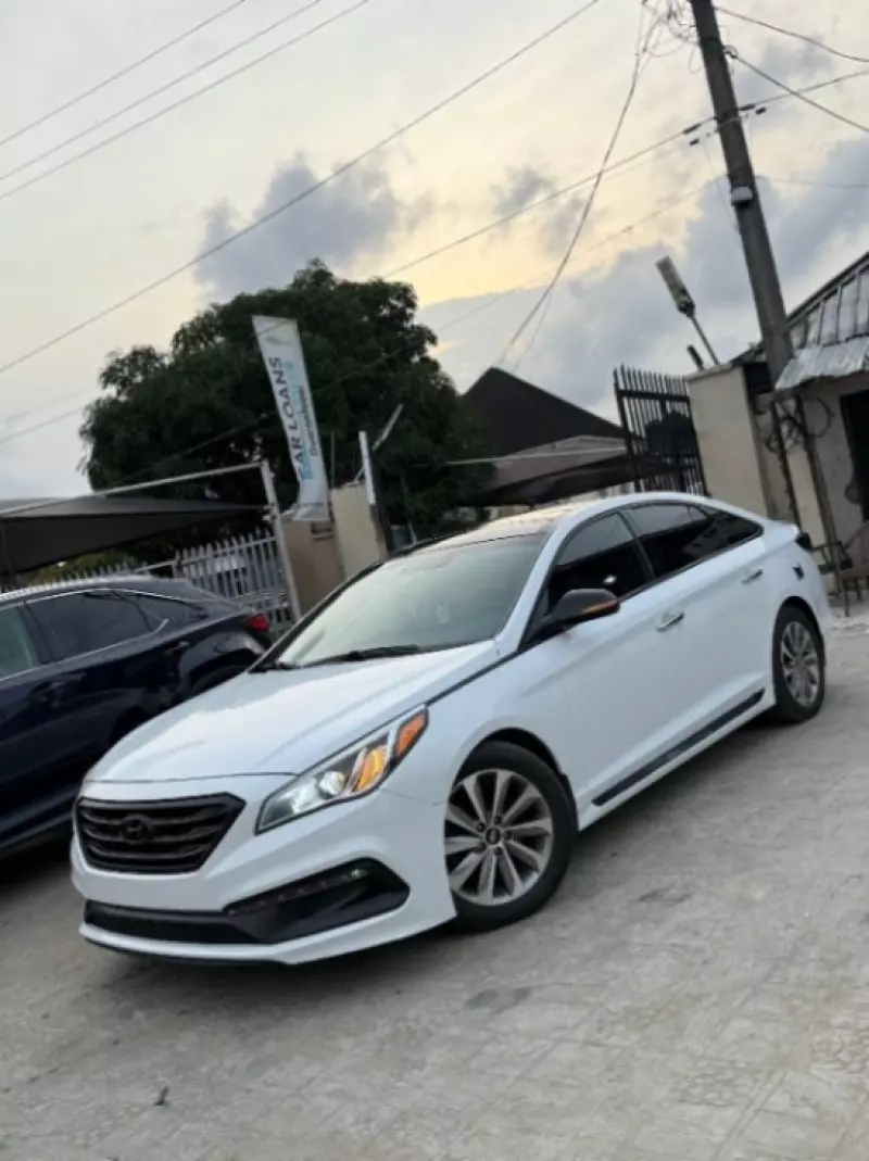 Hyundai Sonata   - 2015