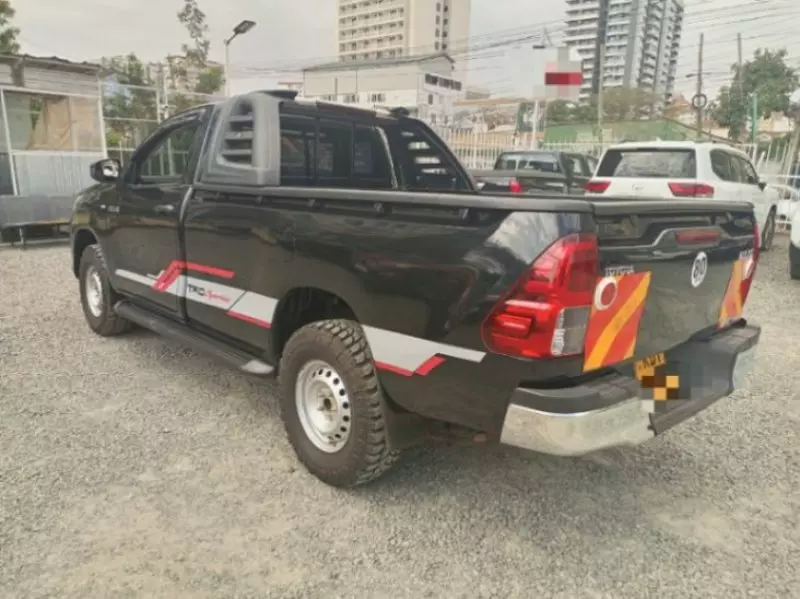 Toyota Hilux   - 2018