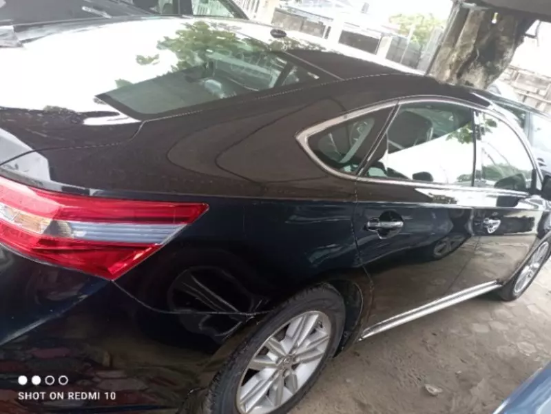 Toyota Avalon   - 2013