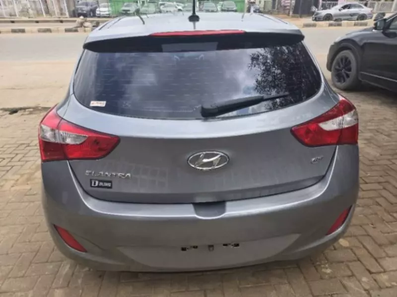 Hyundai Elantra   - 2016