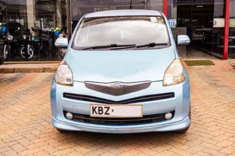 Toyota Ractis   - 2006