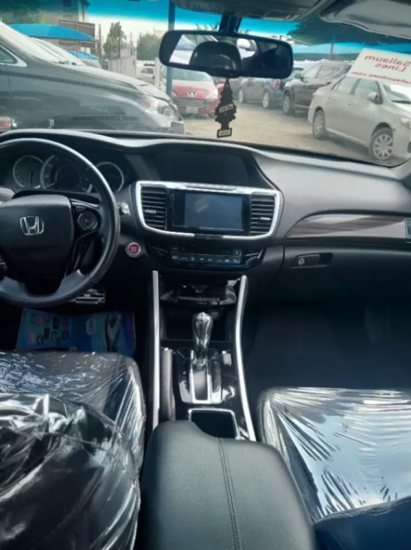Honda Accord   - 2009