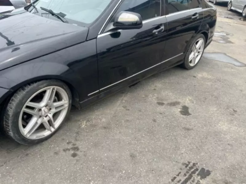 Mercedes-Benz C-Class   - 2009