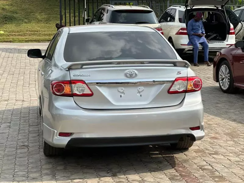 Toyota Corolla   - 2012