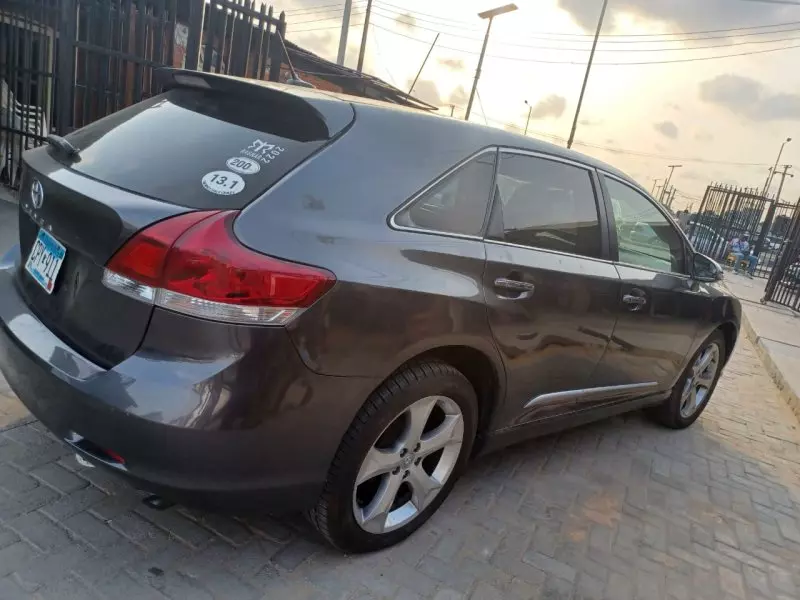 Toyota Venza   - 2015