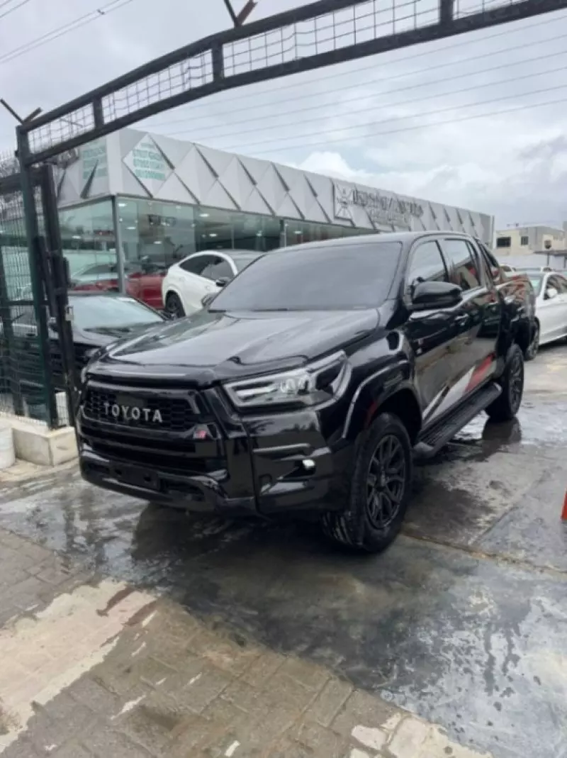 Toyota Hilux    - 2022