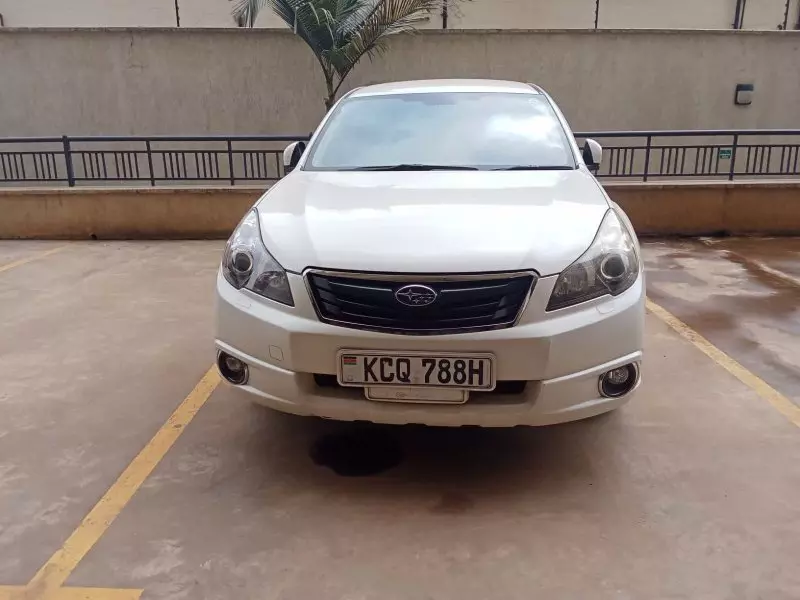 Subaru Outback   - 2011