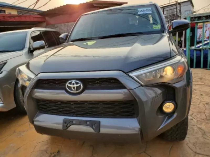 Toyota 4Runner   - 2015