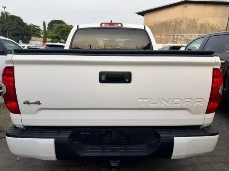 Toyota Tundra   - 2020