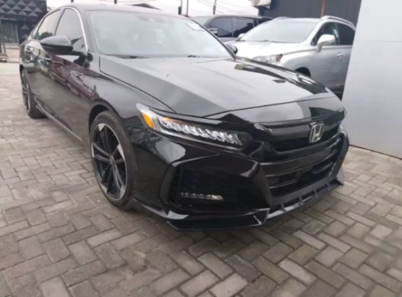Honda Accord   - 2019
