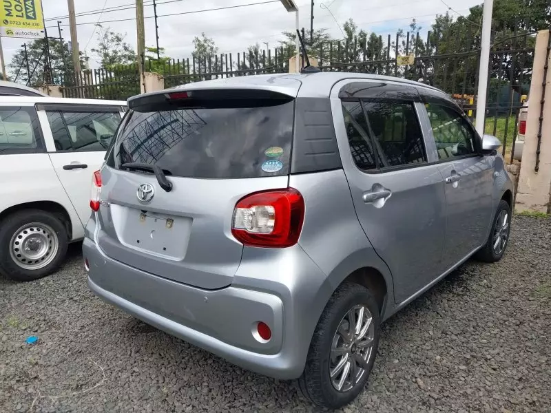 Toyota Passo   - 2016
