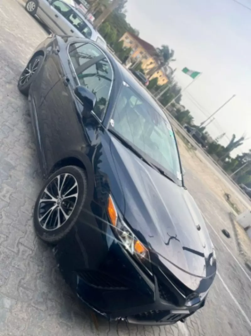 Toyota Camry   - 2019