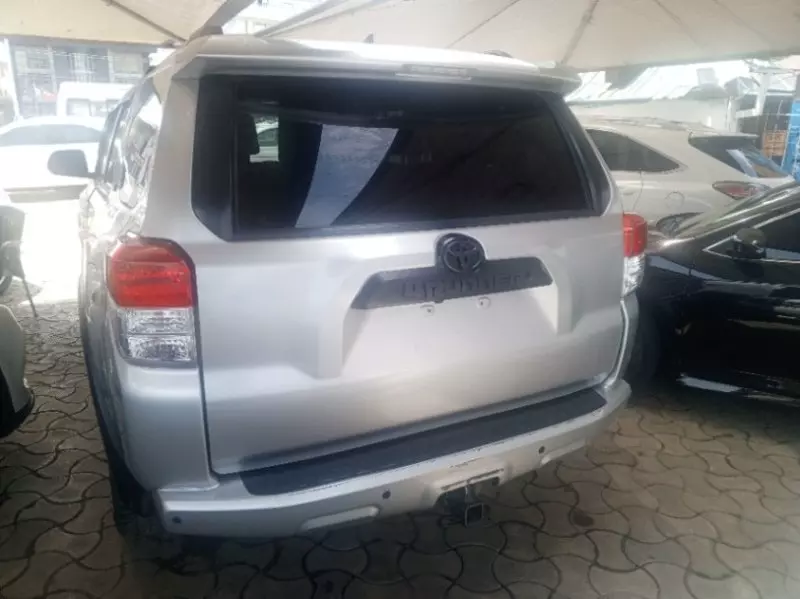 Toyota 4Runner   - 2012
