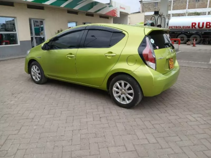 Toyota Aqua   - 2015