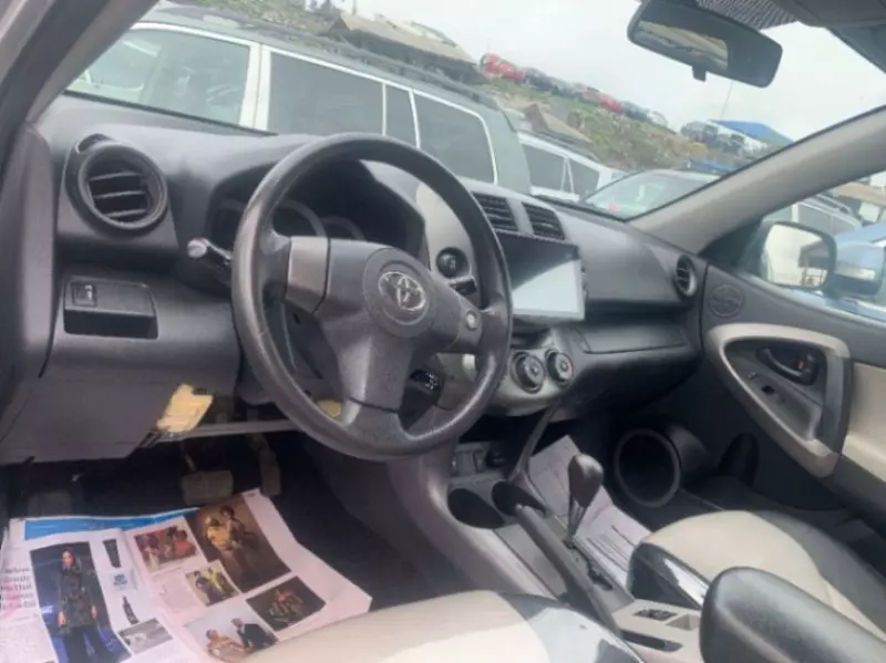 Toyota RAV 4   - 2010