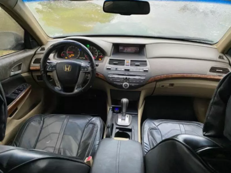 Honda Accord   - 2009
