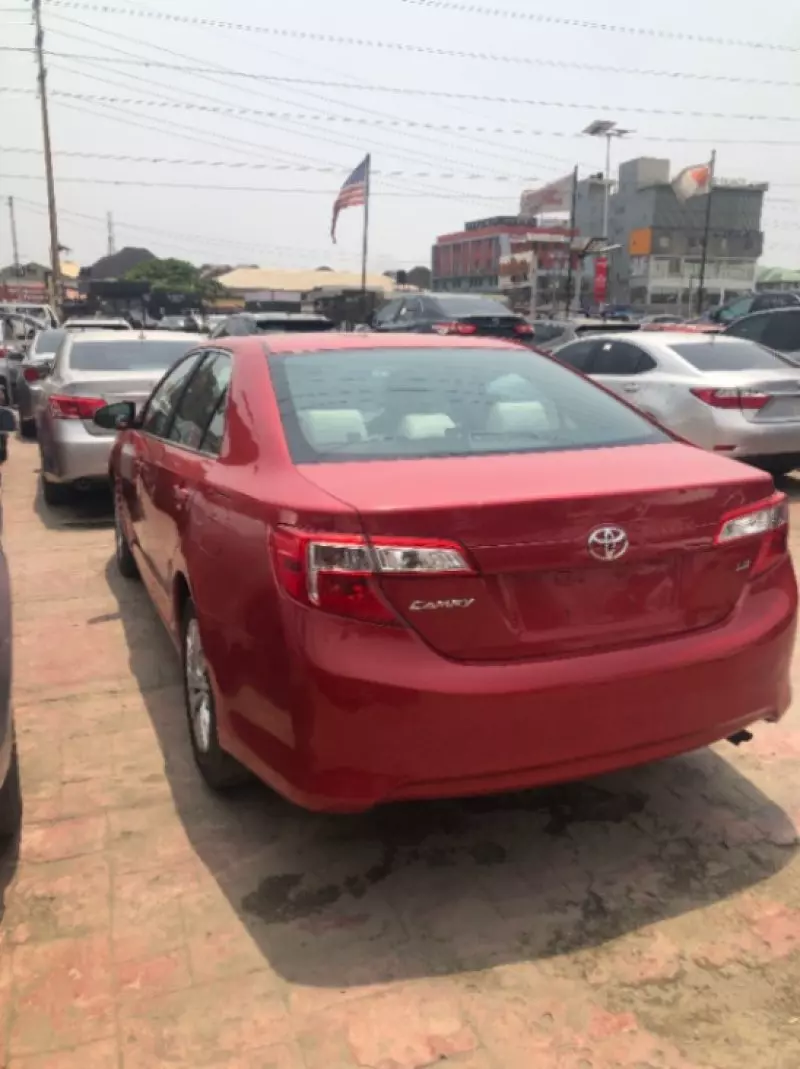 Toyota Camry - 2012
