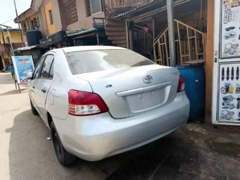 Toyota Yaris   - 2009