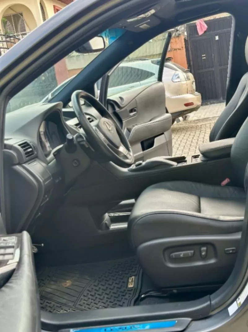 Toyota Lexus RX 350h   - 2013