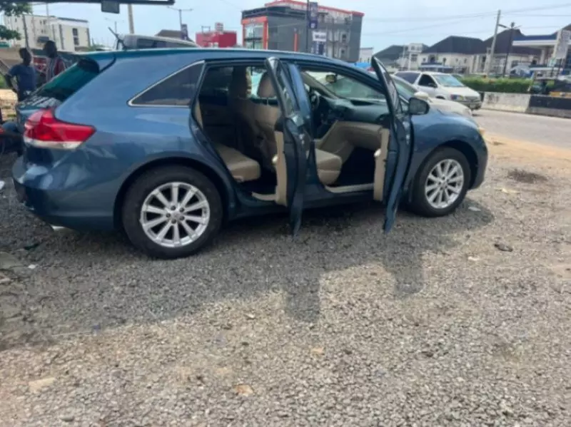 Toyota Venza   - 2012