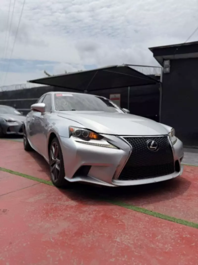 Lexus IS   - 2014