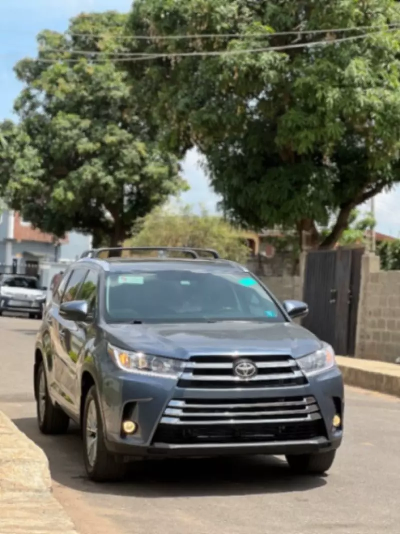 Toyota Highlander   - 2015