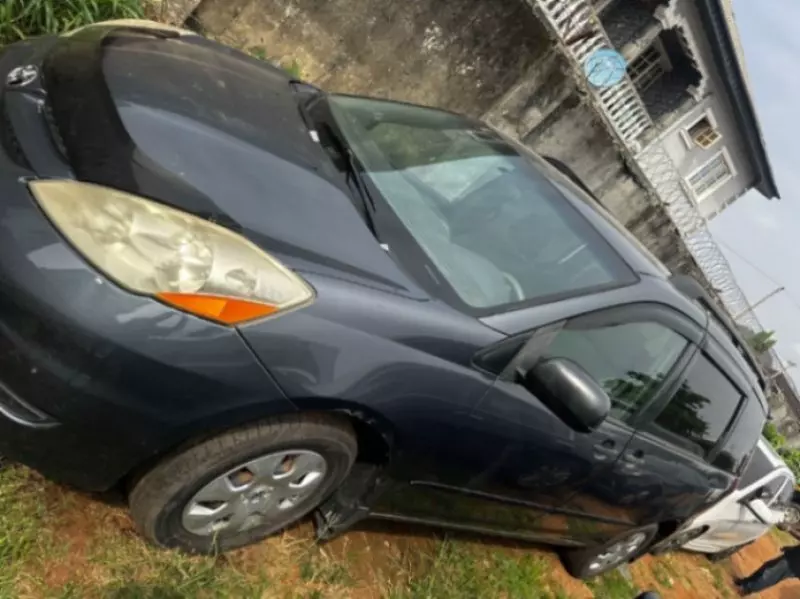 Toyota Sienna - 2009