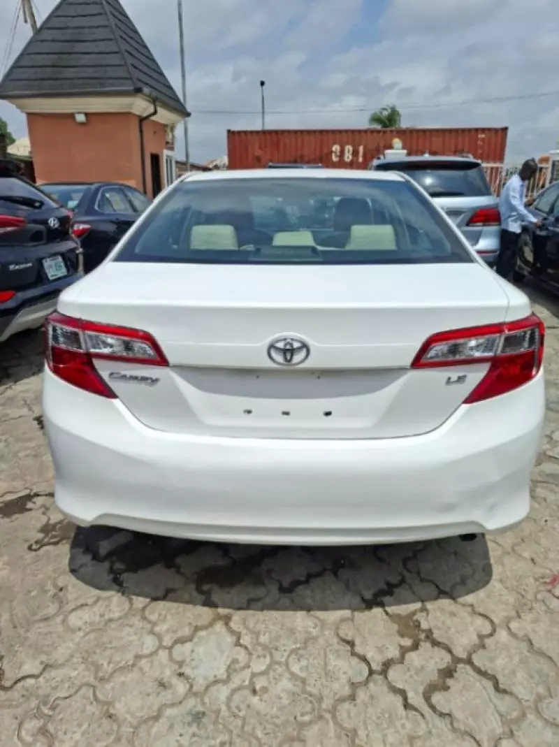 Toyota Camry   - 2013