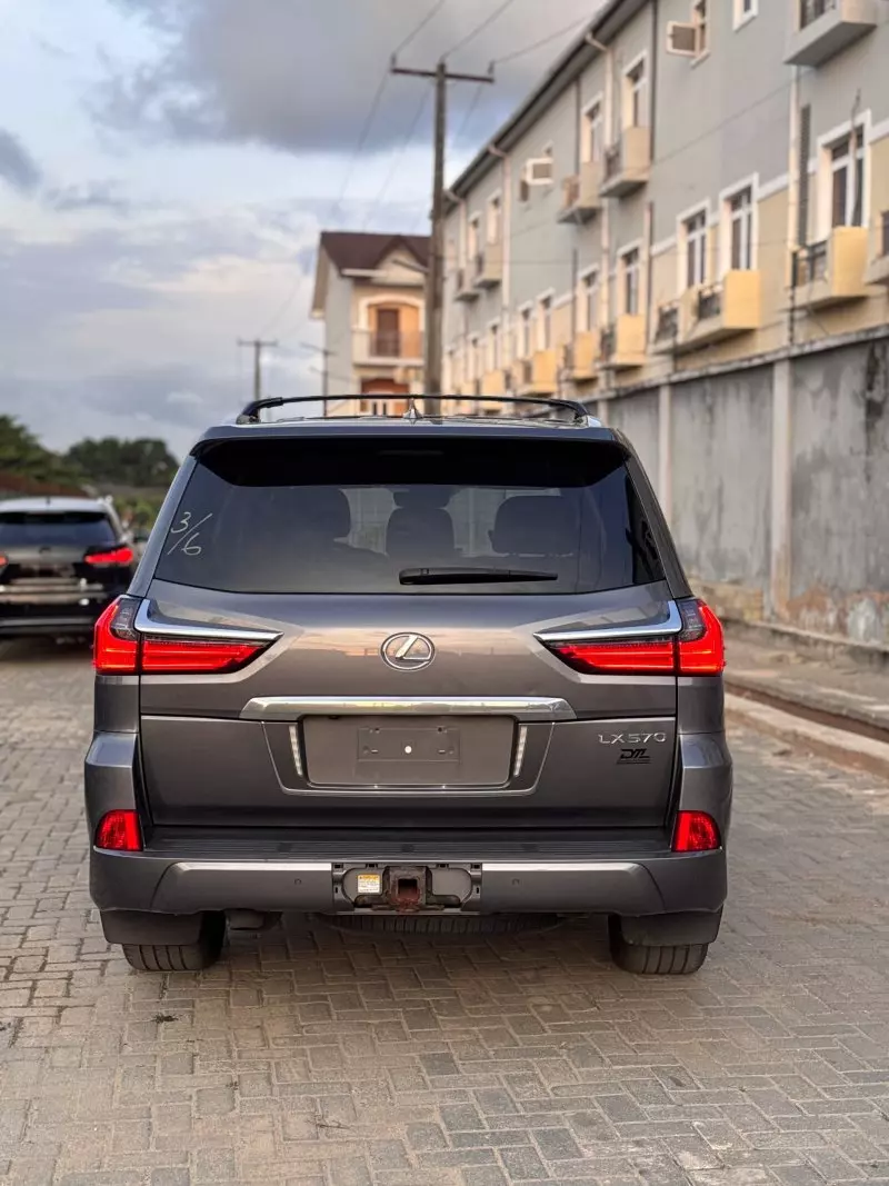 Lexus LX 570   - 2020