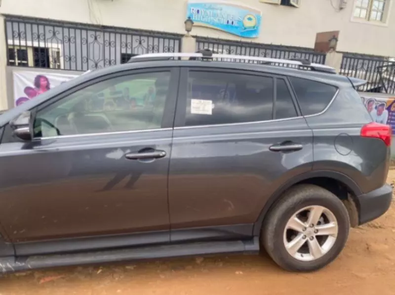 Toyota RAV 4   - 2013