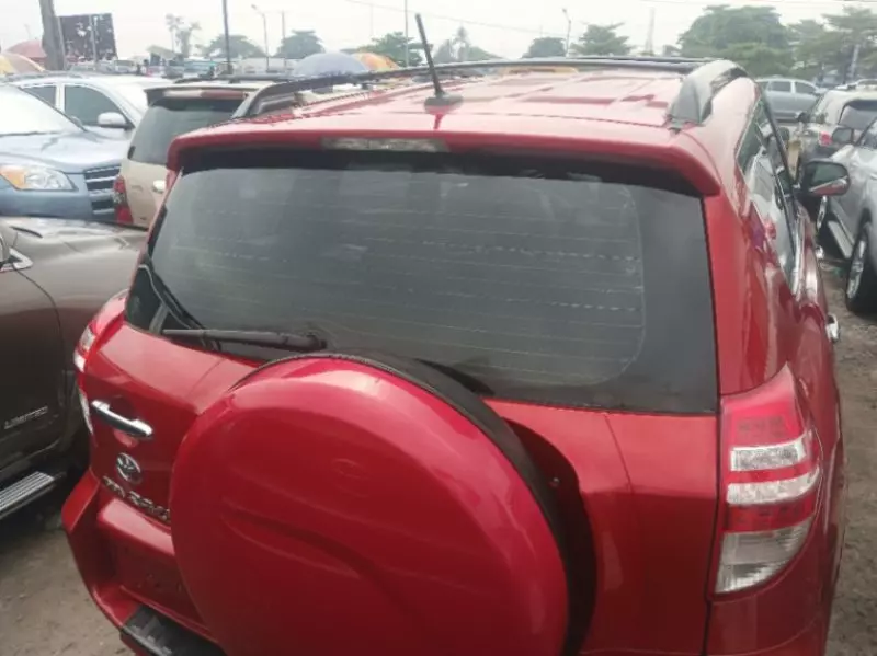 Toyota RAV4   - 2010
