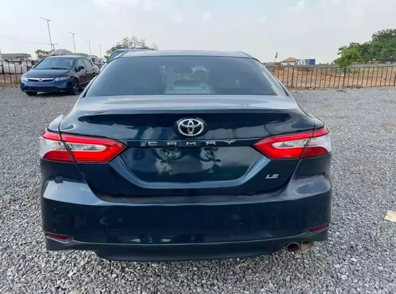 Toyota Camry   - 2018