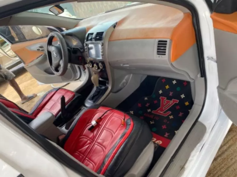 Toyota Corolla   - 2009