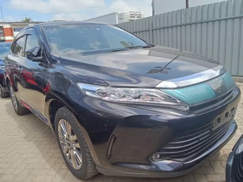 Toyota Harrier   - 2018