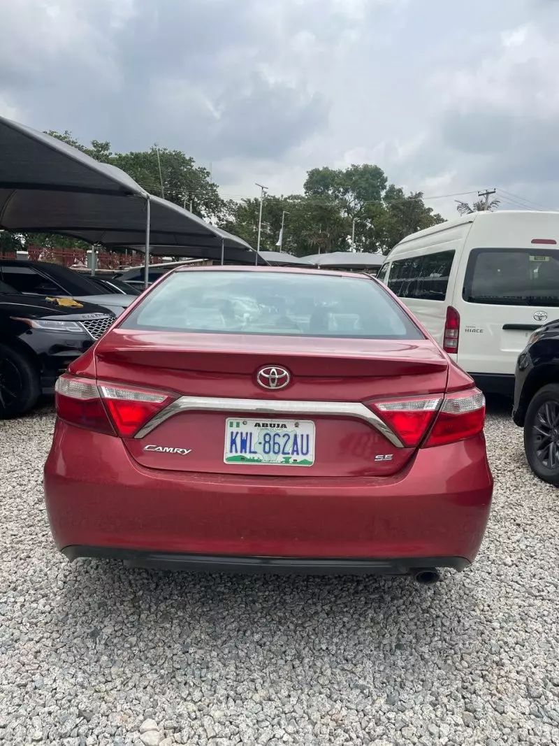 Toyota Camry   - 2016
