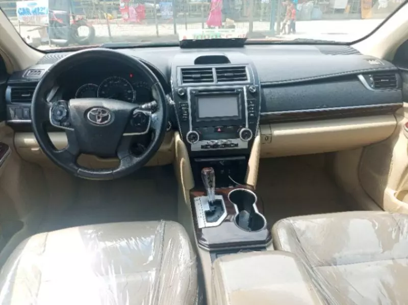 Toyota Camry   - 2013
